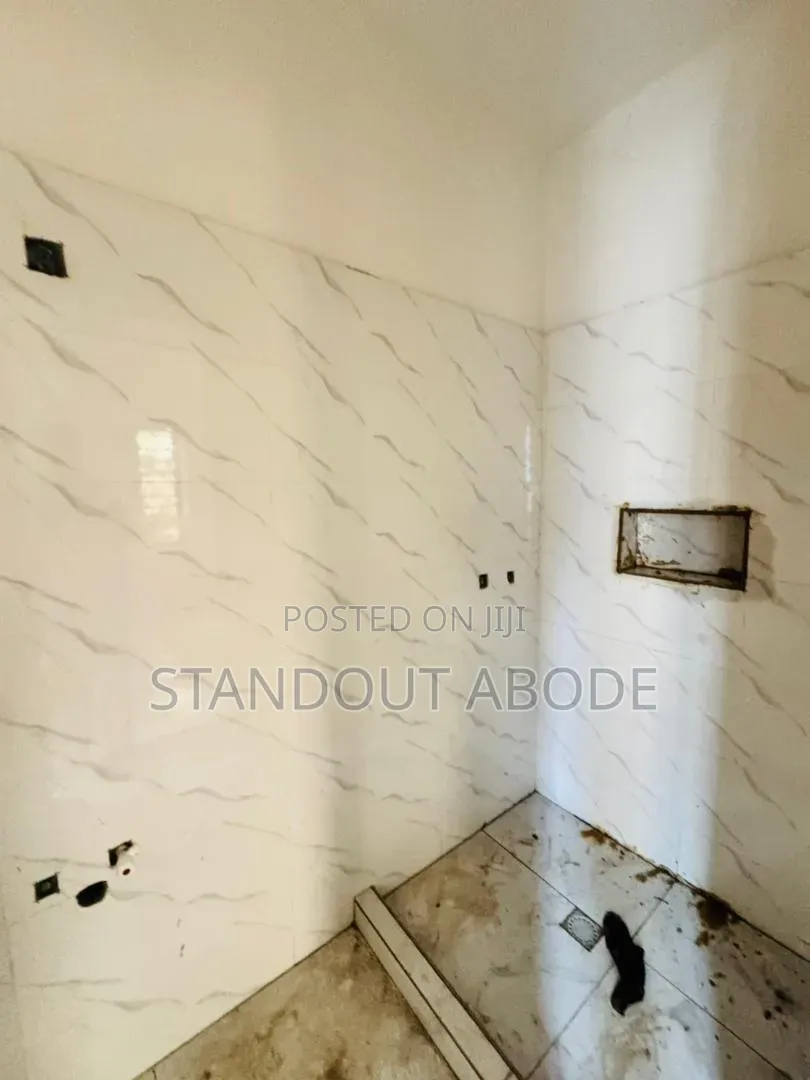 3bdrm Apartment in In A Secure Location, Adekunle for sale in Adekunle