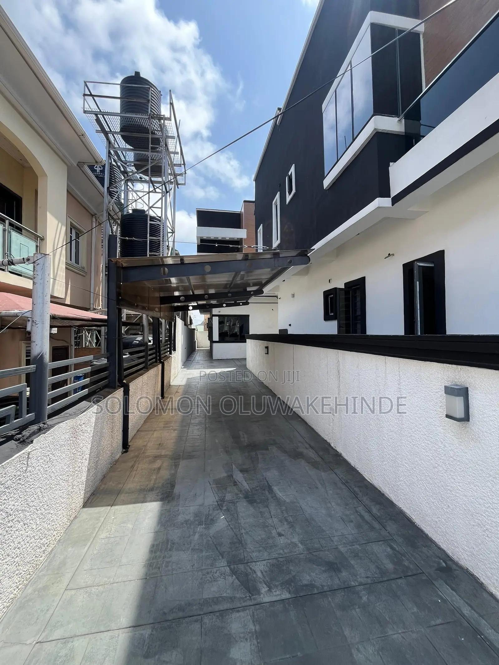 4bdrm Duplex in Chevron for sale in Chevron
