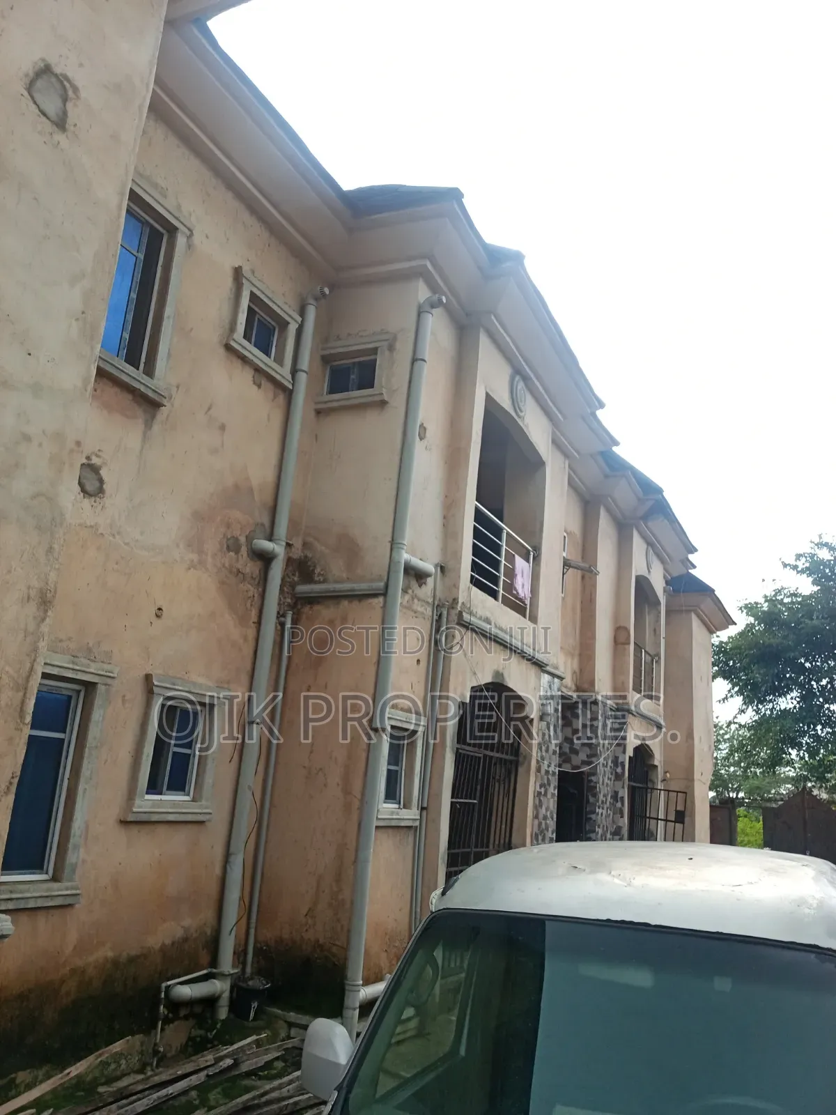 13bdrm Block of Flats in Ojik Properties., Owerri for sale in Owerri