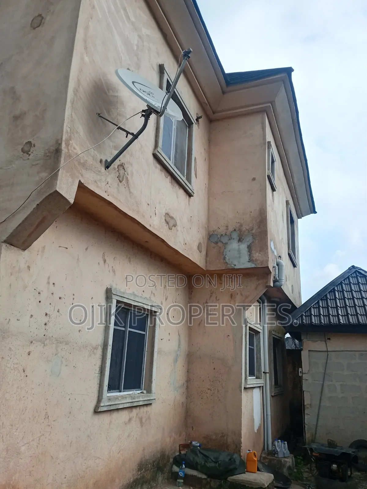 13bdrm Block of Flats in Ojik Properties., Owerri for sale in Owerri