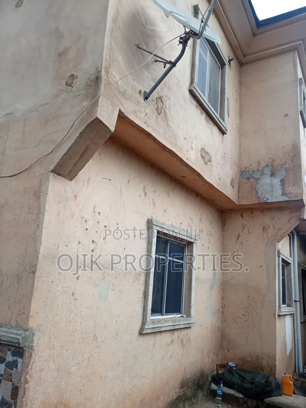 13bdrm Block of Flats in Ojik Properties., Owerri for sale in Owerri
