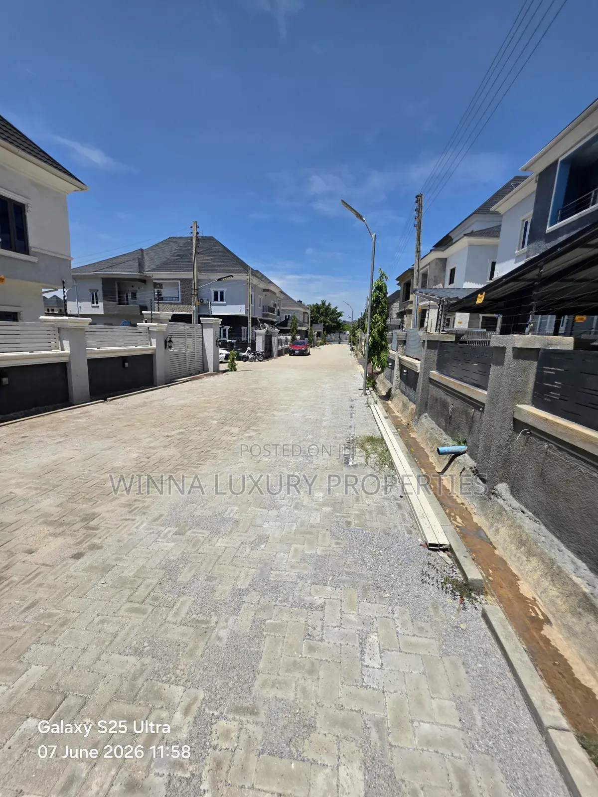 4bdrm Duplex in Gold City Estate, Lugbe District for sale in Lugbe District