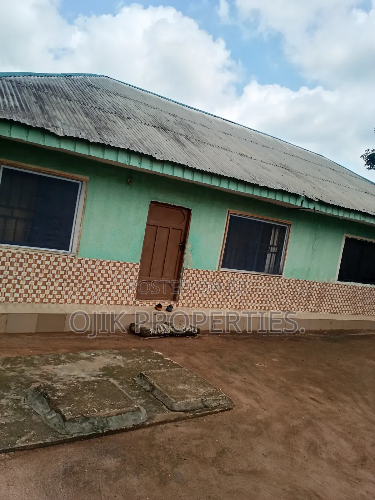 6bdrm Bungalow in Ojik Properties, Owerri for sale in Owerri