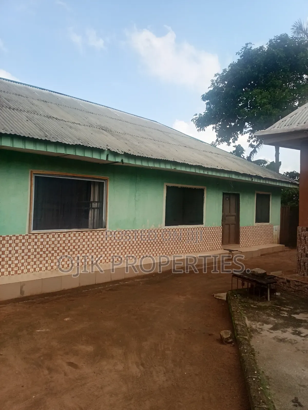 6bdrm Bungalow in Ojik Properties, Owerri for sale in Owerri