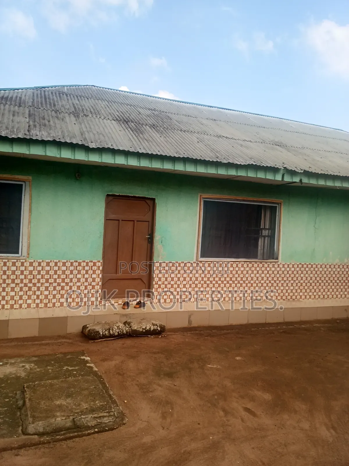 6bdrm Bungalow in Ojik Properties, Owerri for sale in Owerri