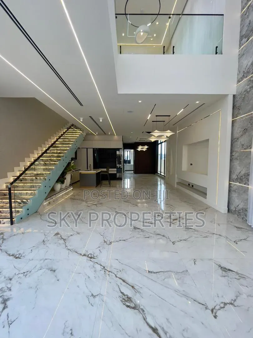 5bdrm Duplex in Fhase1, Lekki Phase 1 for sale in Lekki Phase 1