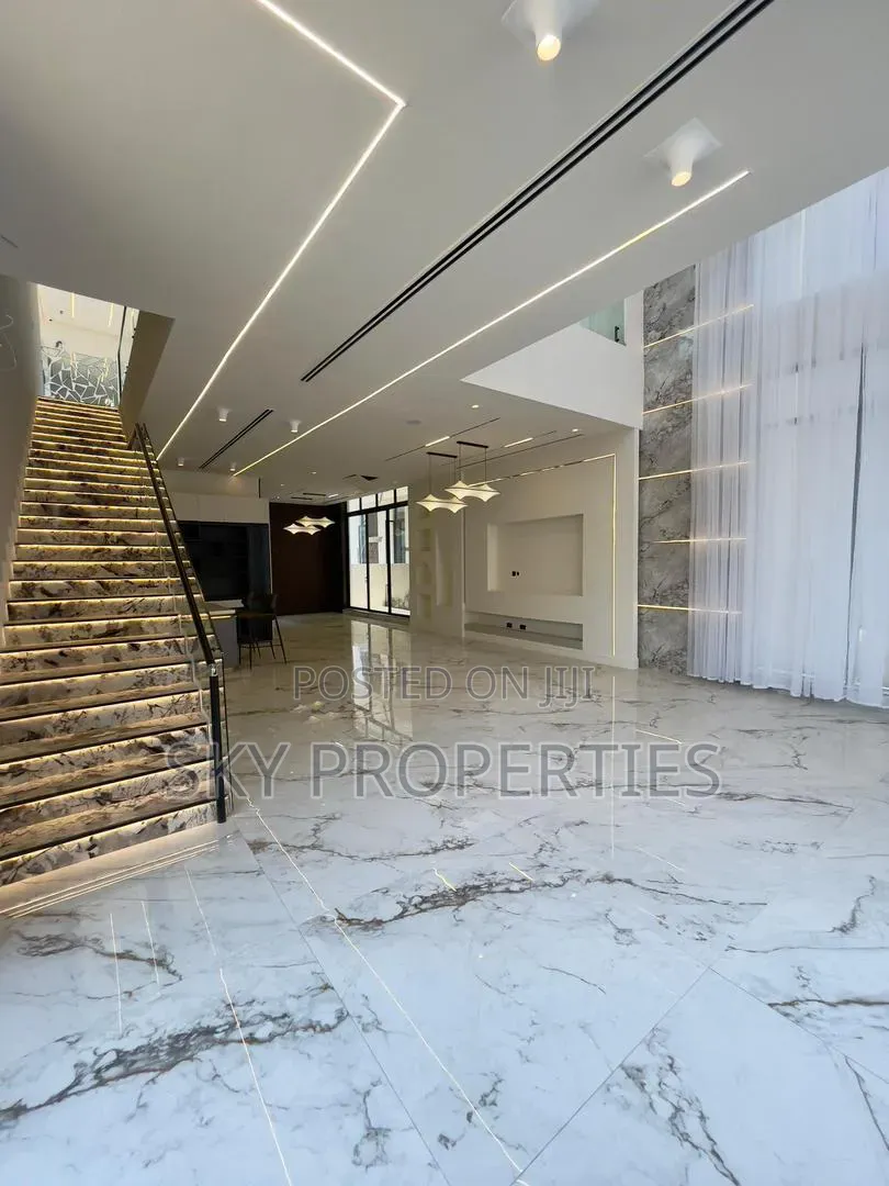 5bdrm Duplex in Fhase1, Lekki Phase 1 for sale in Lekki Phase 1
