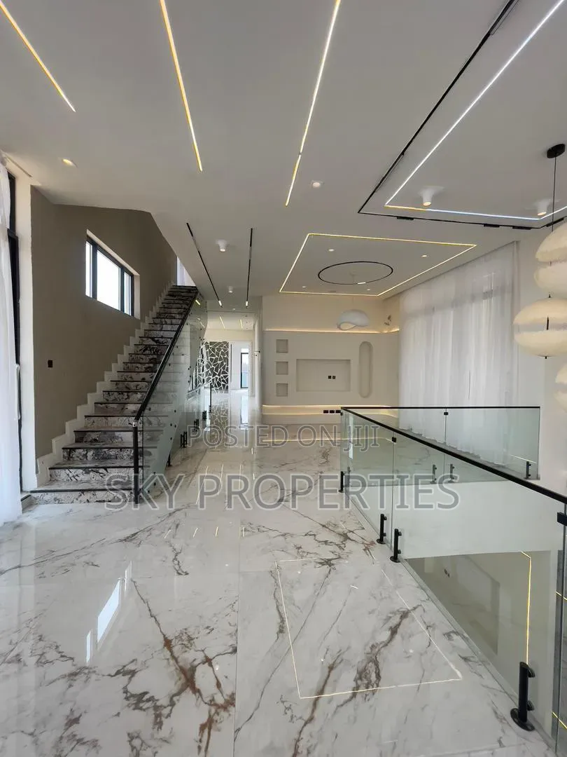 5bdrm Duplex in Fhase1, Lekki Phase 1 for sale in Lekki Phase 1