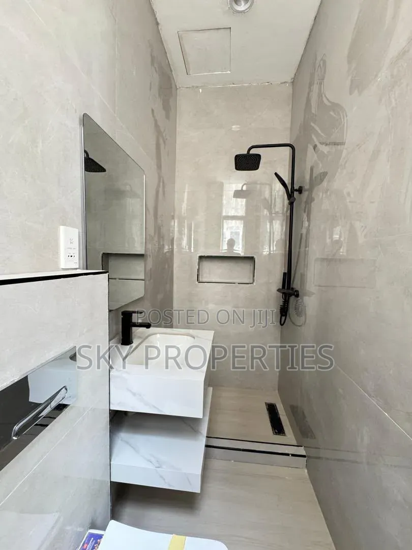 3bdrm Apartment in Christ Avenue, Lekki Phase 1 for rent in Lekki Phase 1