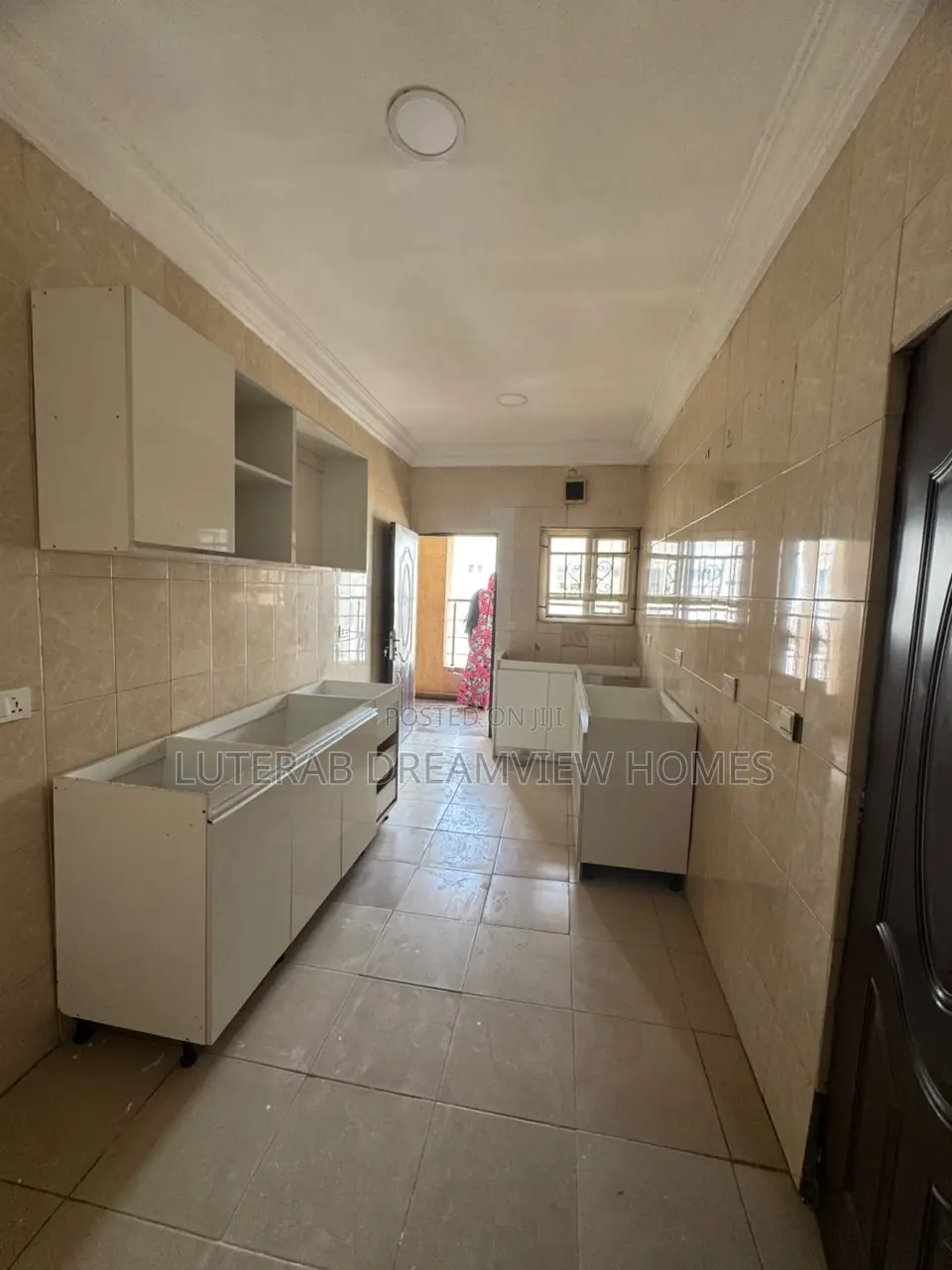 3bdrm Block of Flats in Wuye for rent in Wuye