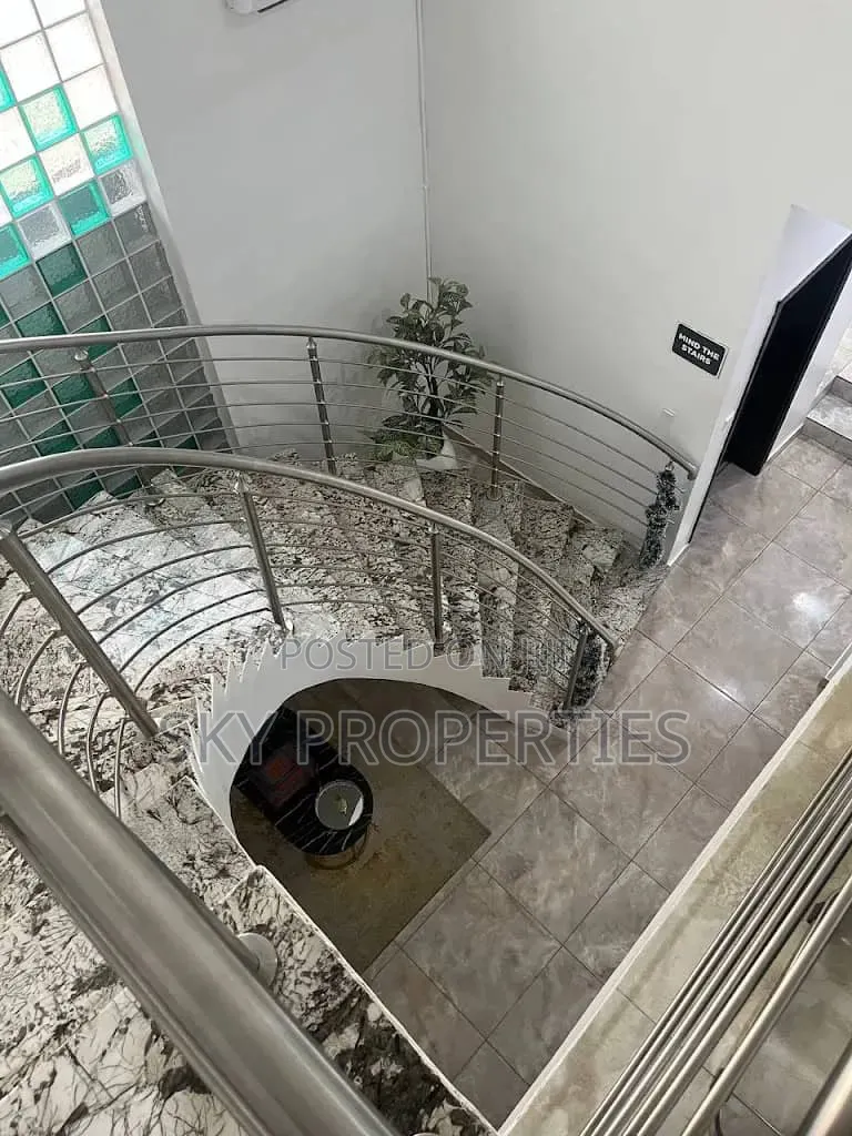 10bdrm House in Fhase1, Lekki Phase 1 for sale in Lekki Phase 1