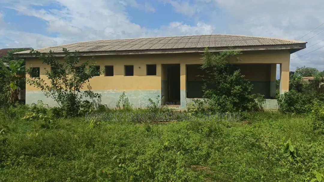 7bdrm Bungalow in Ikorodu for sale in Ikorodu