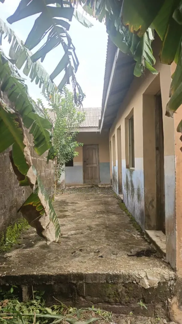 7bdrm Bungalow in Ikorodu for sale in Ikorodu