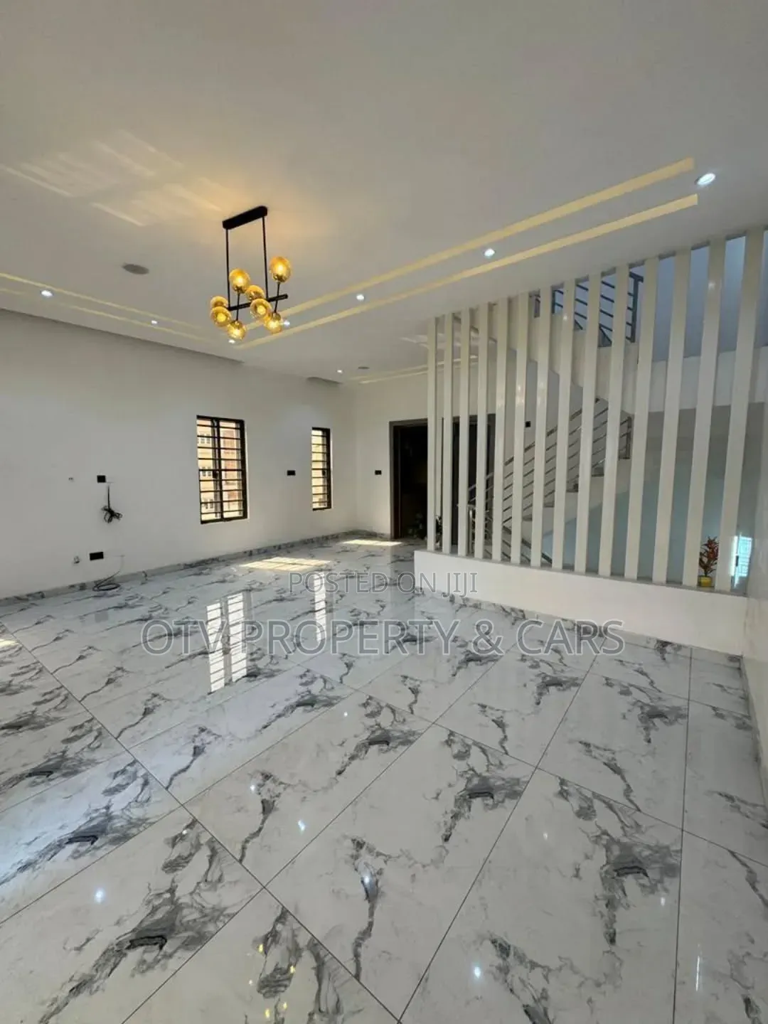 Furnished 5bdrm Duplex in Chevron for sale in Chevron
