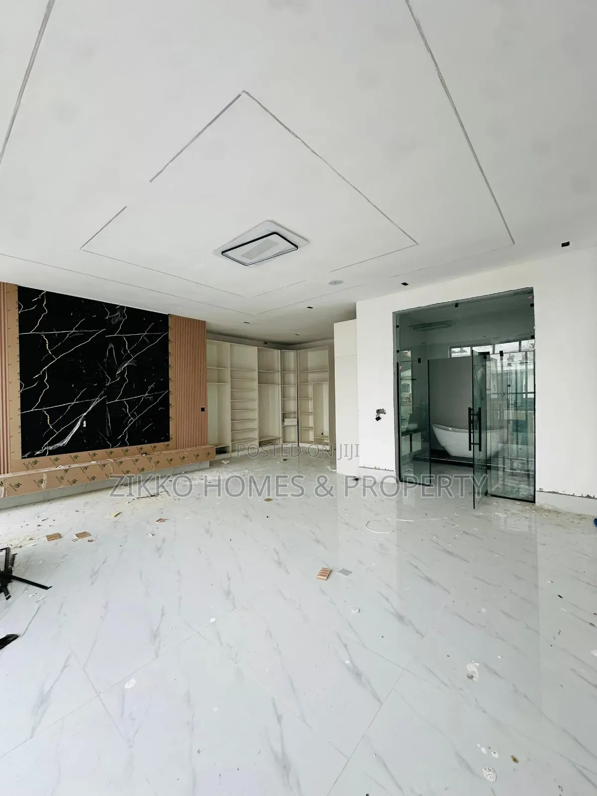 5bdrm Duplex in Chevron for sale in Chevron