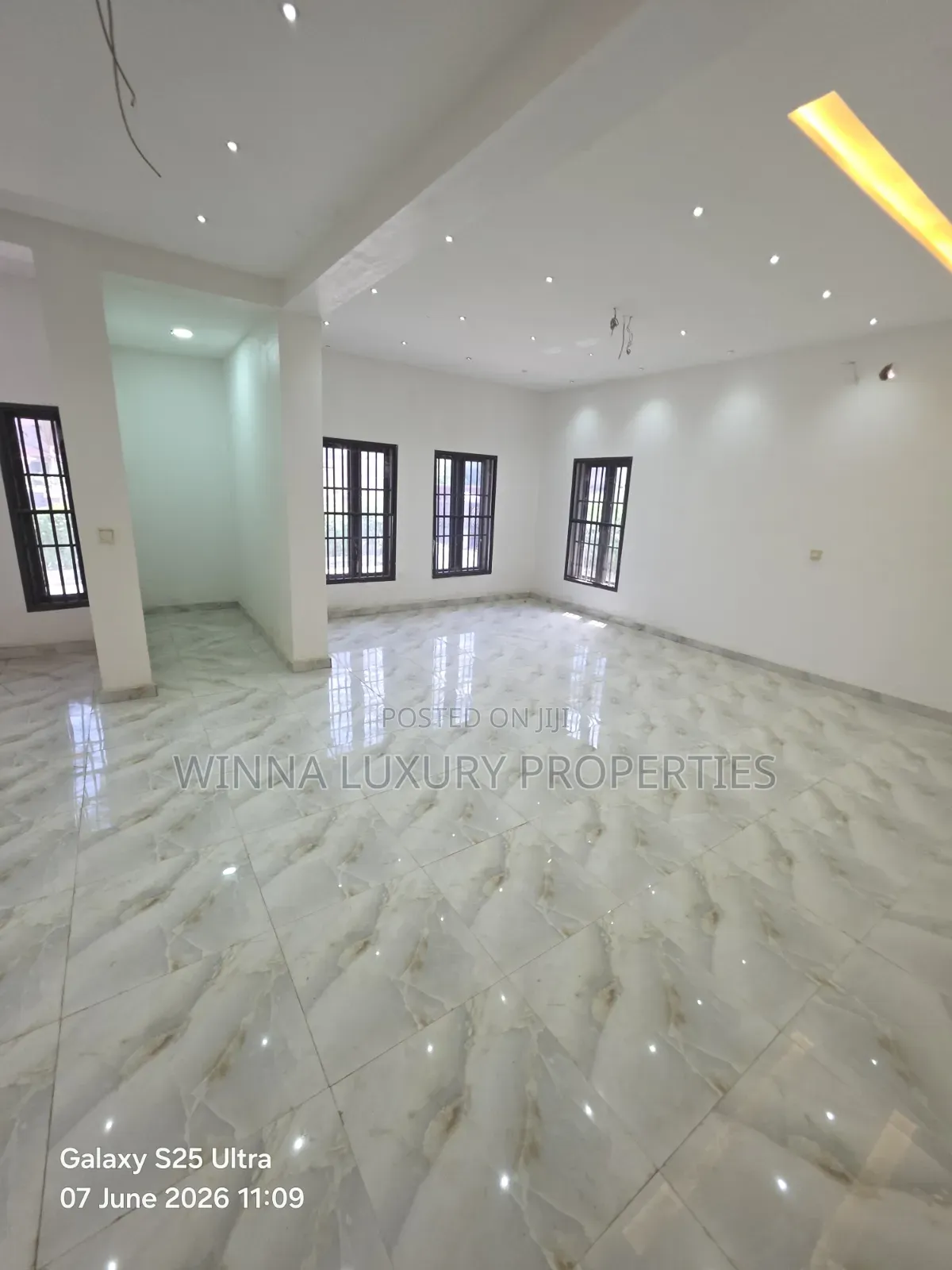 5bdrm Duplex in River Park Estate, Lugbe District for sale in Lugbe District