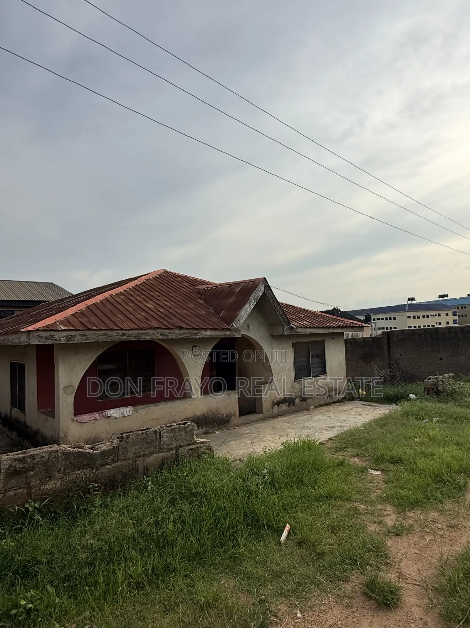 8bdrm Bungalow in Arowona Estate Soka for sale in Soka