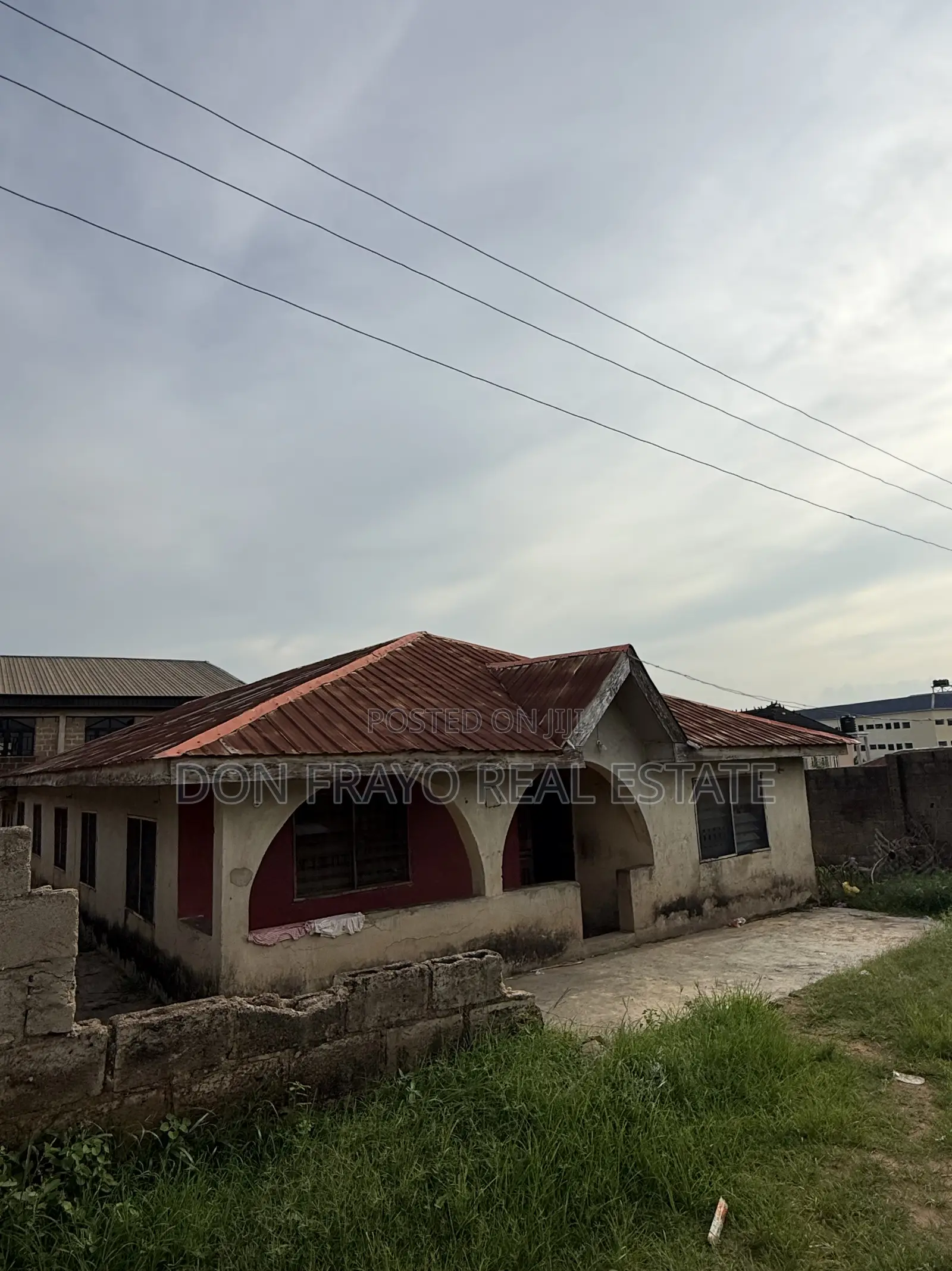 8bdrm Bungalow in Arowona Estate Soka for sale in Soka