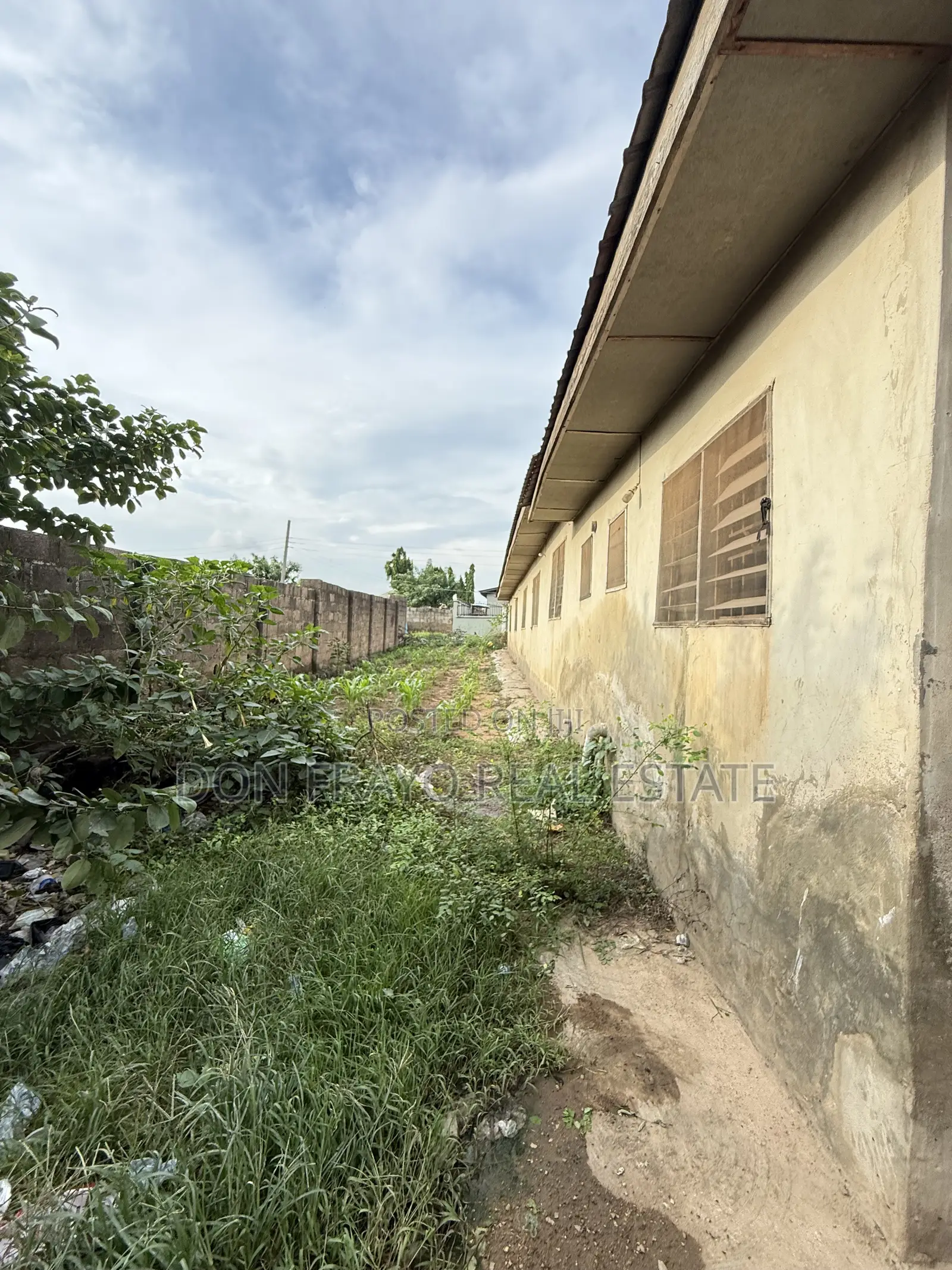 8bdrm Bungalow in Arowona Estate Soka for sale in Soka
