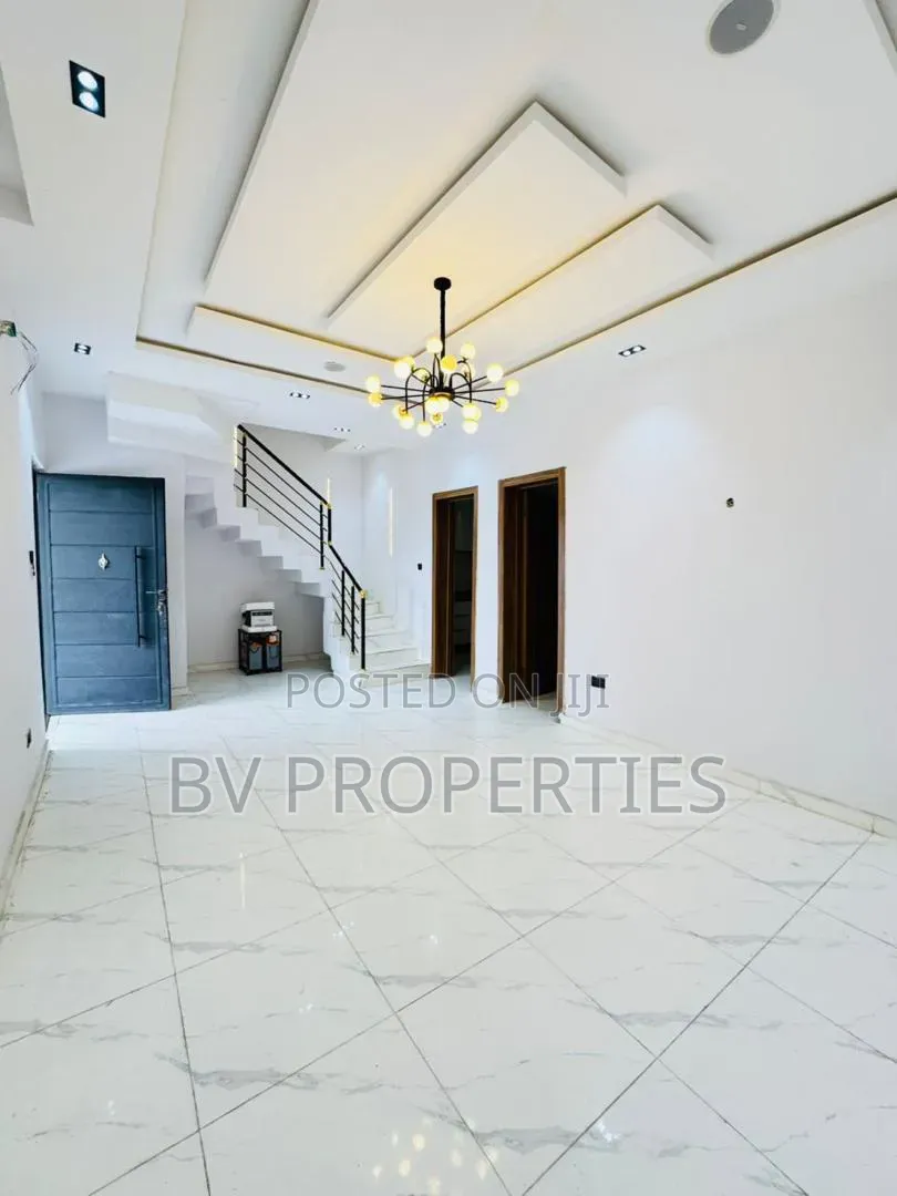 4bdrm Duplex in Lekki Phase 2 for rent in Lekki Phase 2