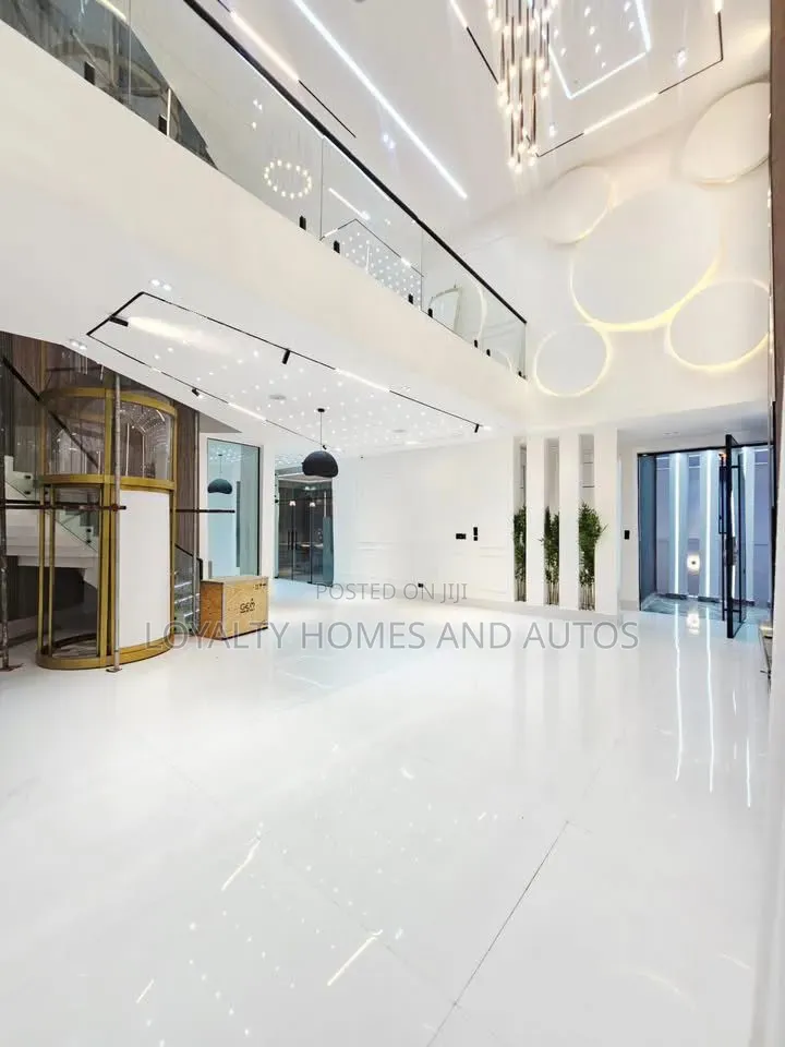 5bdrm Duplex in Chevron for sale in Chevron