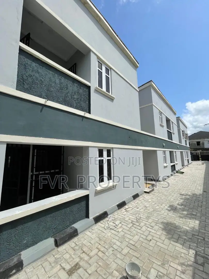 2bdrm Block of Flats in Lekky County, Ikota for rent in Ikota
