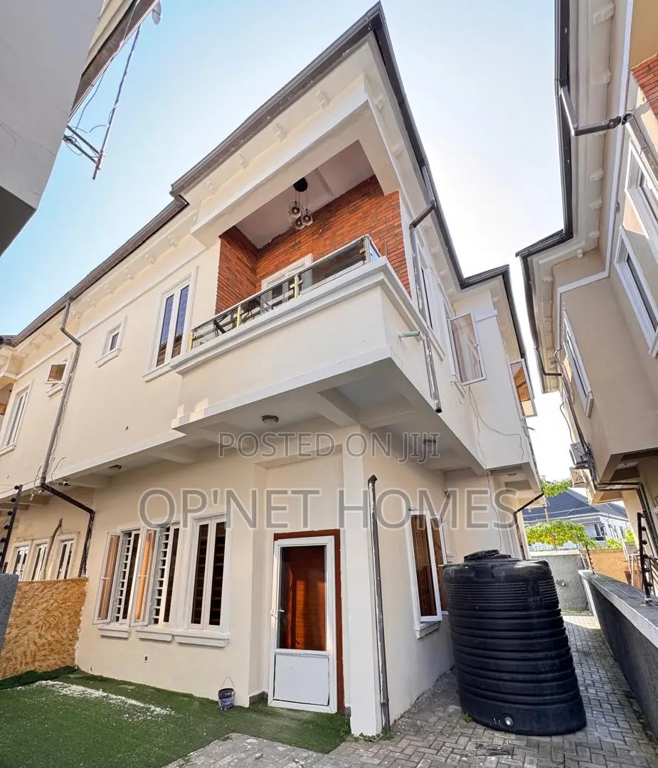 4bdrm Duplex in Chevron, Lekki for sale in Lekki