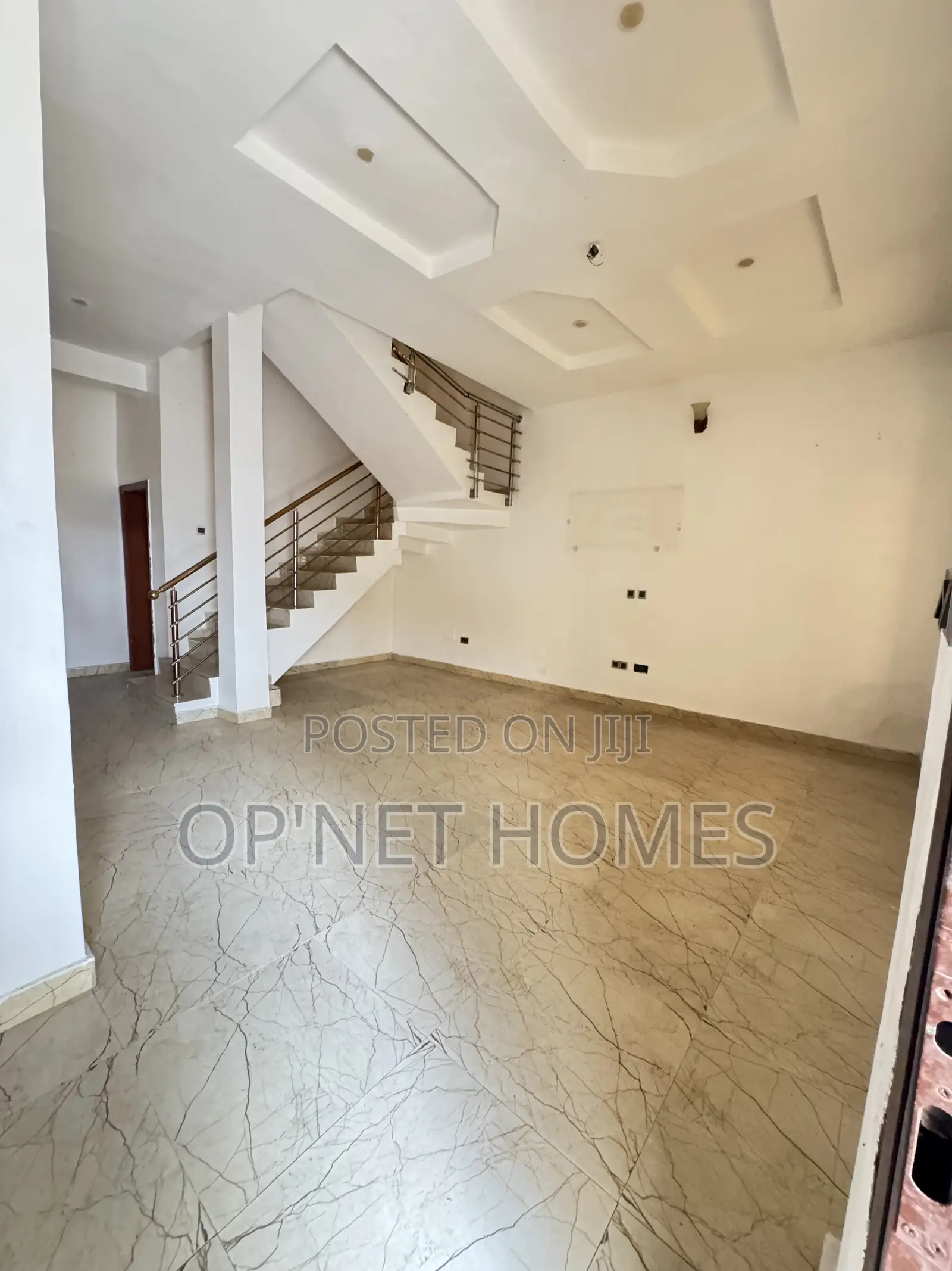 4bdrm Duplex in Chevron, Lekki for sale in Lekki