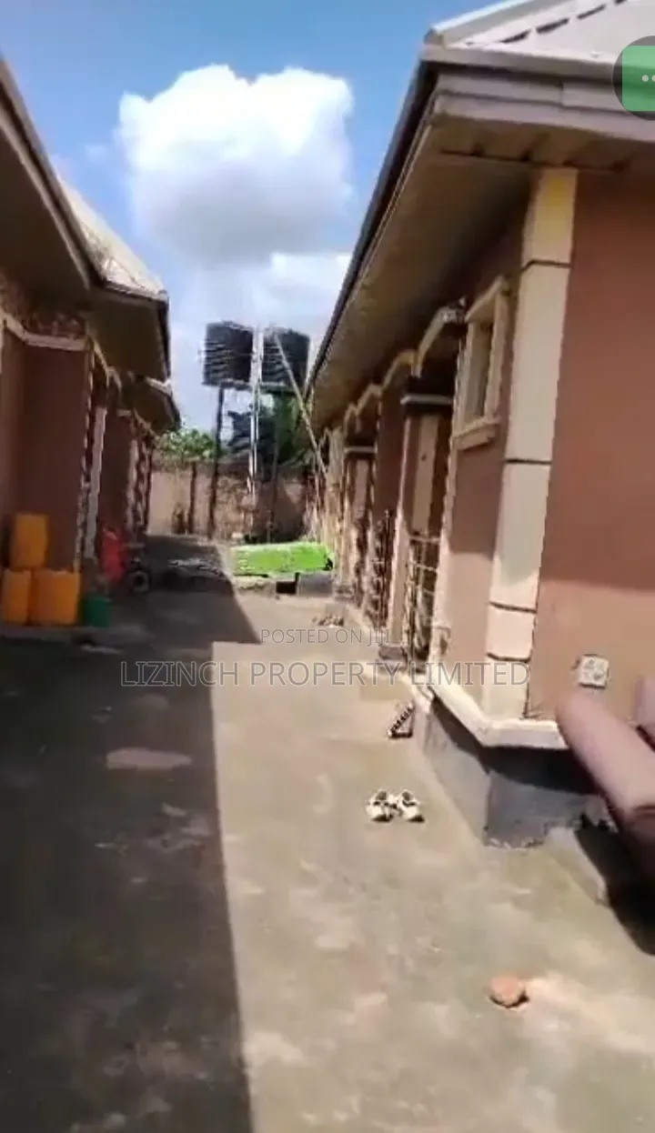 12bdrm Block of Flats in Benin City for sale in Benin City