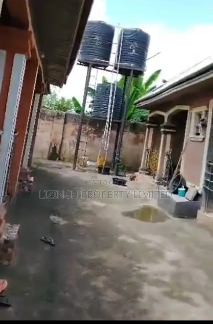 12bdrm Block of Flats in Benin City for sale in Benin City