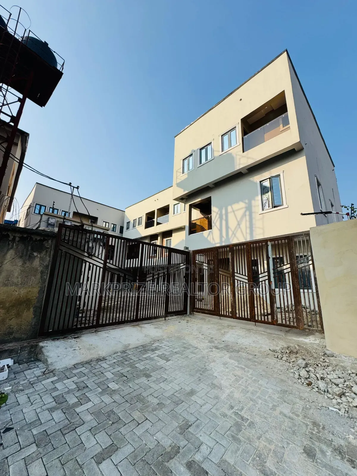 4bdrm Duplex in Gbagada Lagos for sale in New Garage / Gbagada