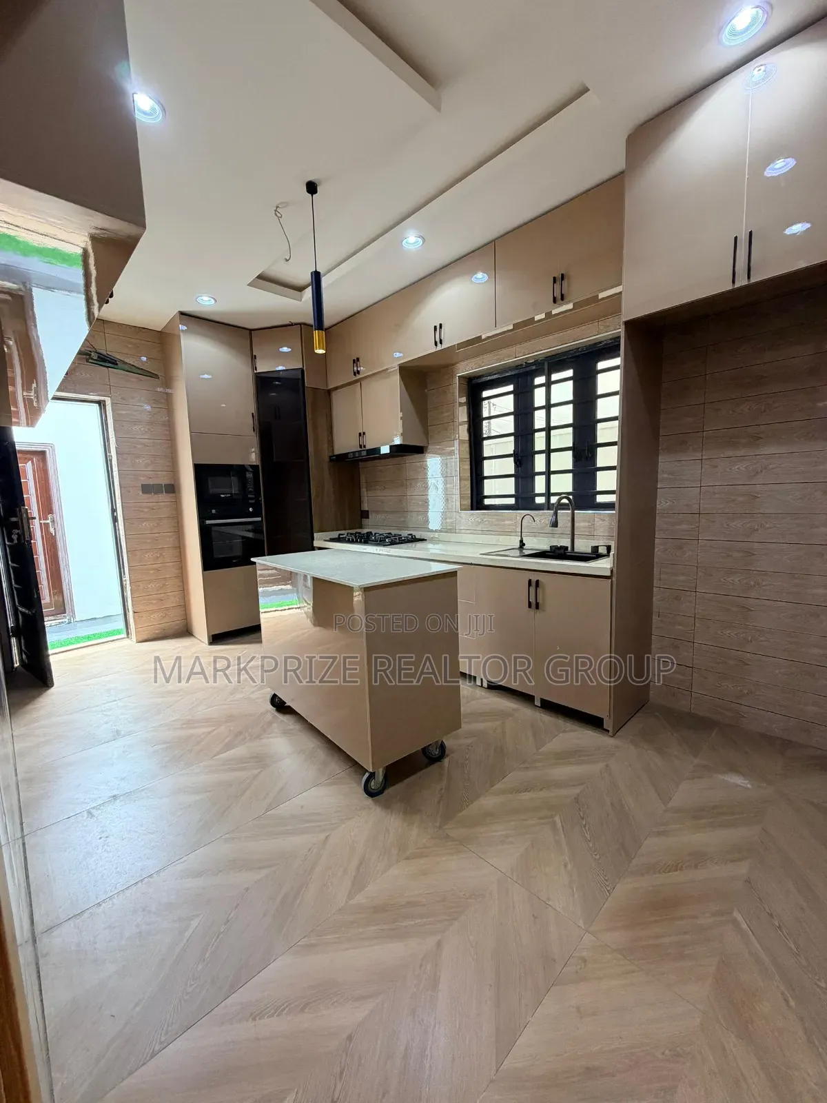 4bdrm Duplex in Oko Oba Gra for sale in Oko-Oba