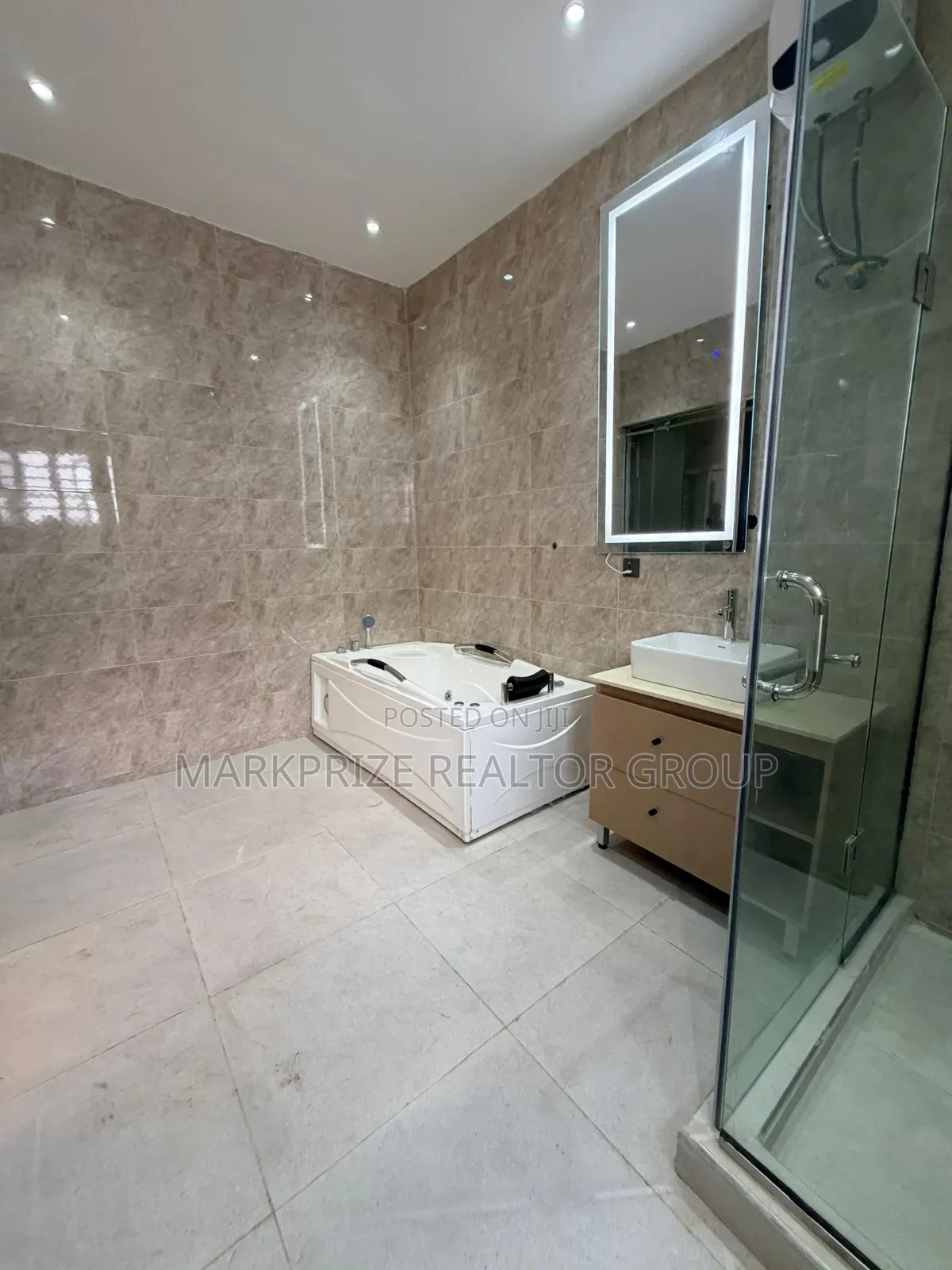 4bdrm Duplex in Oko Oba Gra for sale in Oko-Oba