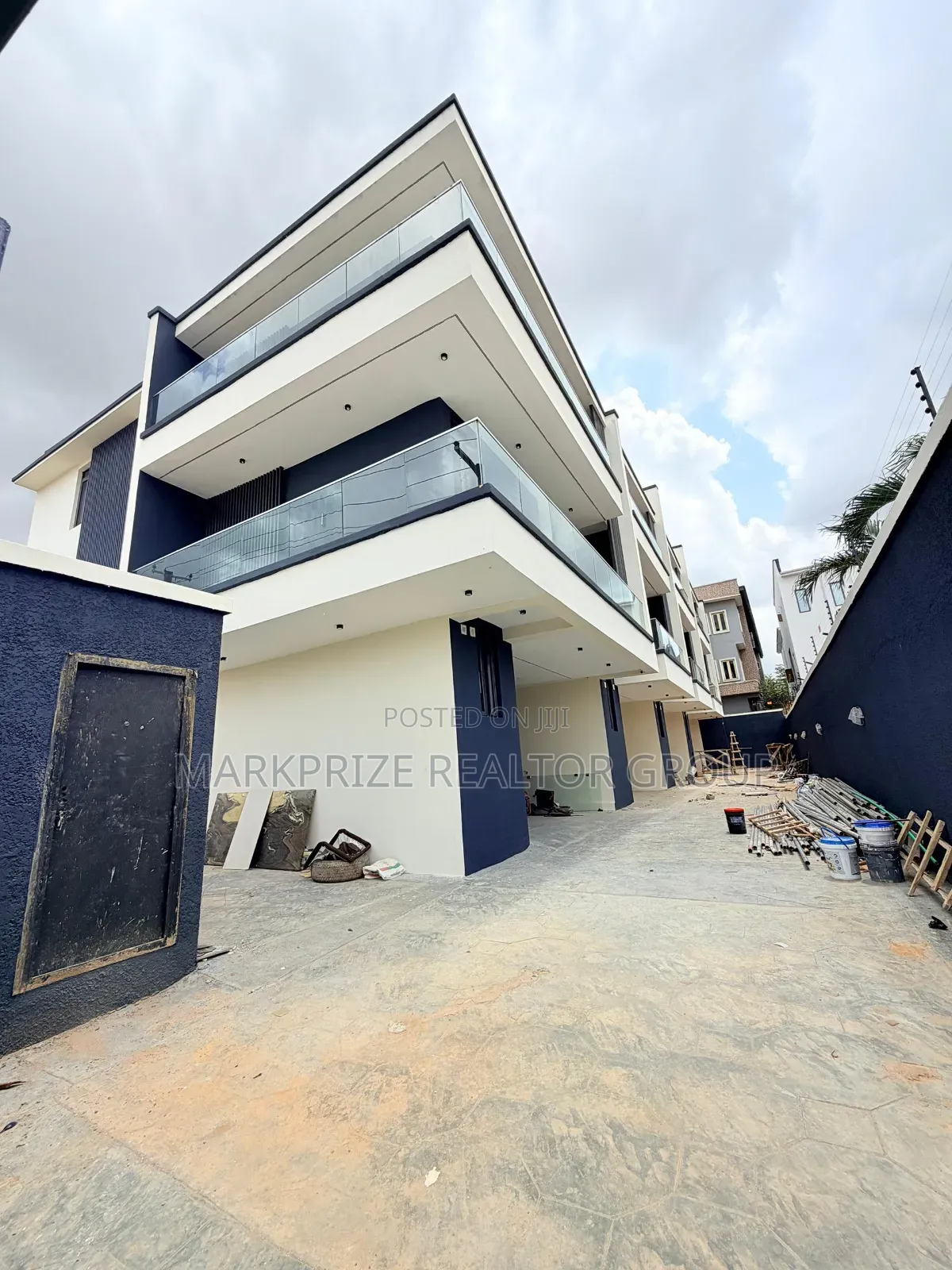 4bdrm Duplex in Ogudu Gra for sale in Ogudu GRA