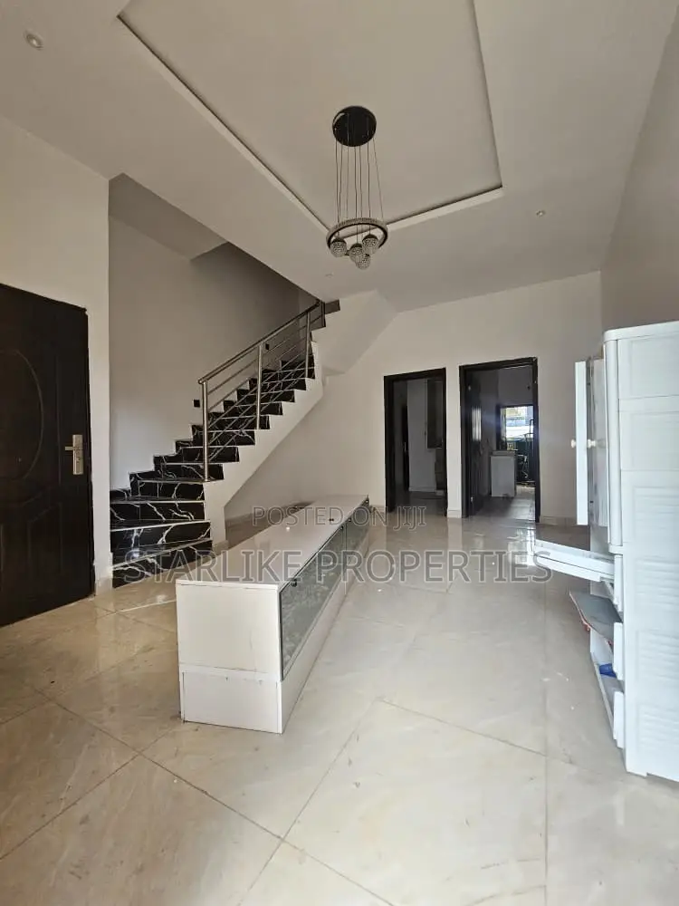 3bdrm House in Ikota for sale in Ikota
