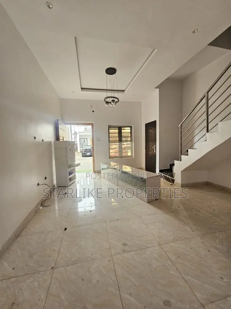 3bdrm House in Ikota for sale in Ikota