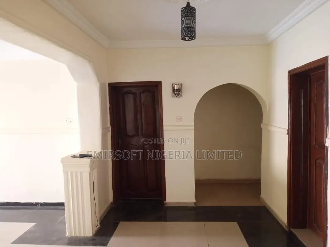 3bdrm Block of Flats in Akala Express for rent in Akala Express
