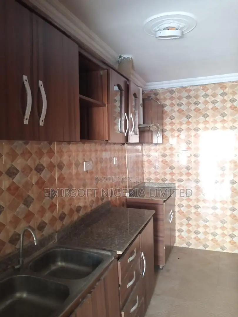 3bdrm Block of Flats in Akala Express for rent in Akala Express