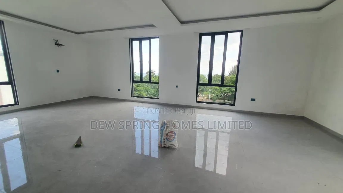 6bdrm Duplex in Banana Island for sale in Banana Island