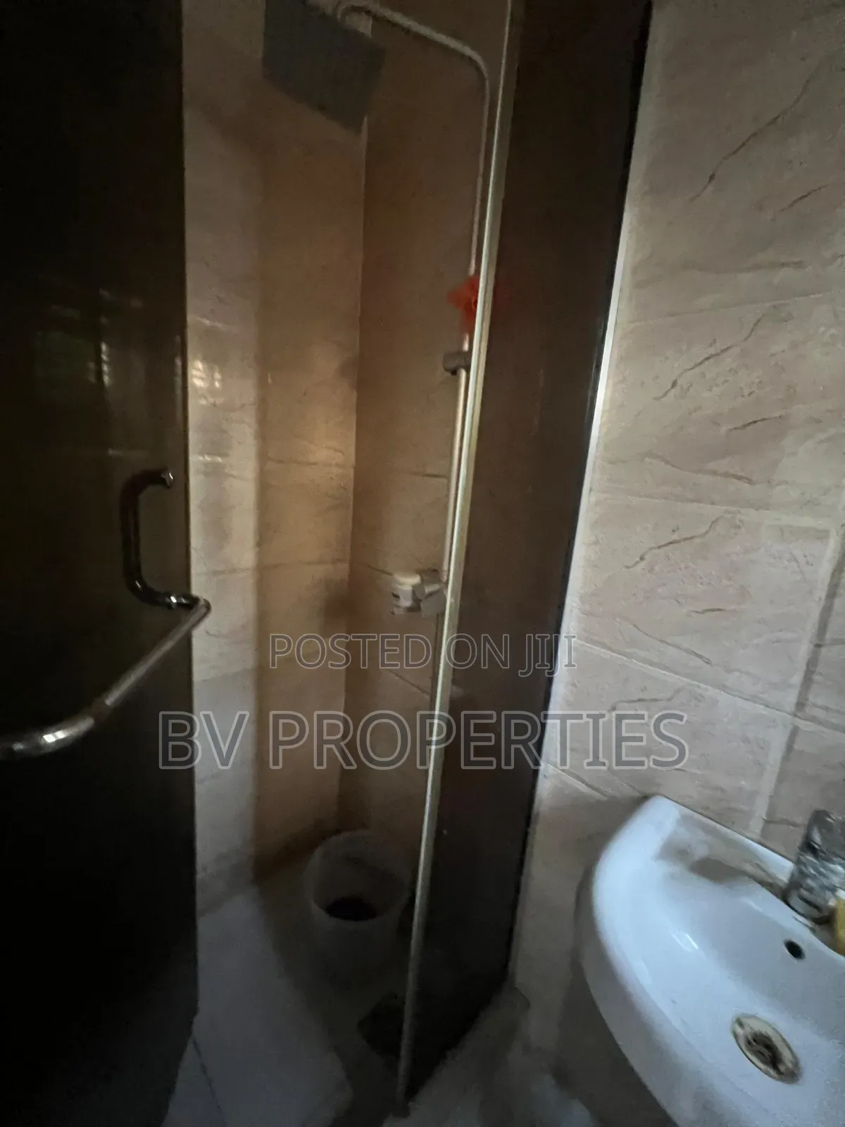 1bdrm Shared Apartment in Royal Pine Estate,, Lekki Phase 2 for rent in Lekki Phase 2