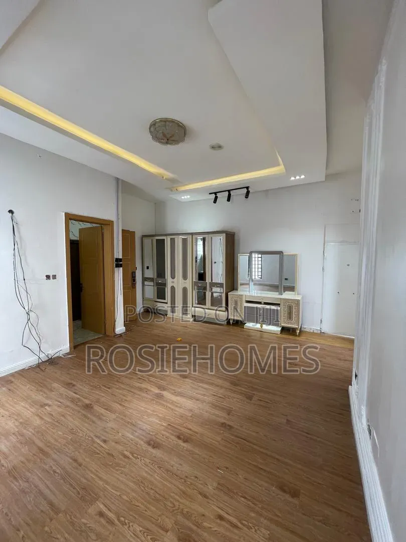 5bdrm Duplex in Ikota Gra for rent in Ikota