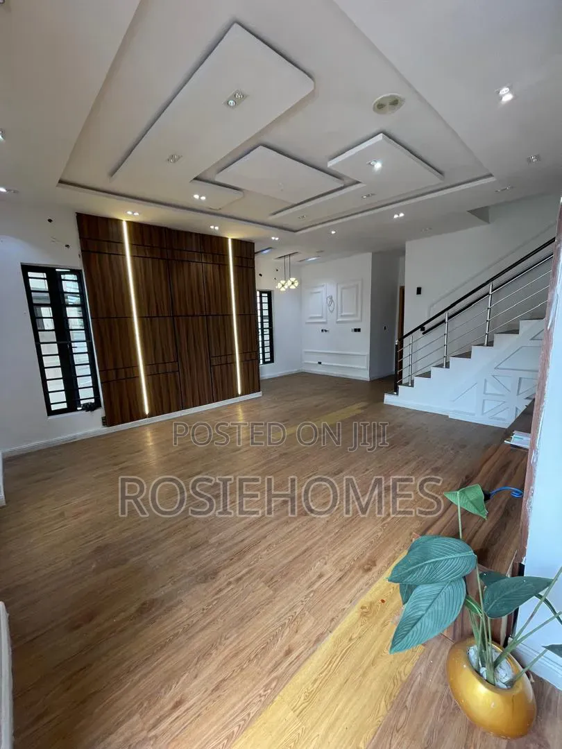 5bdrm Duplex in Ikota Gra for rent in Ikota