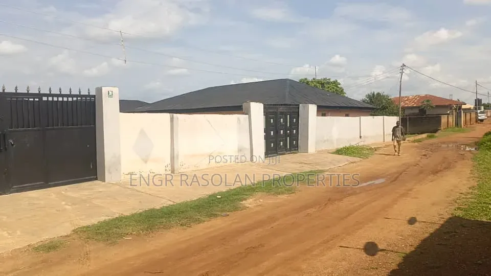 Furnished 2bdrm Block of Flats in Ganmo, Ifelodun-Kwara for sale in Ifelodun-Kwara
