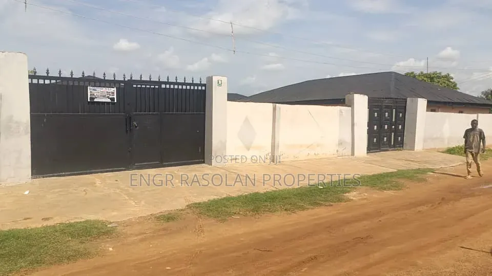 Furnished 2bdrm Block of Flats in Ganmo, Ifelodun-Kwara for sale in Ifelodun-Kwara