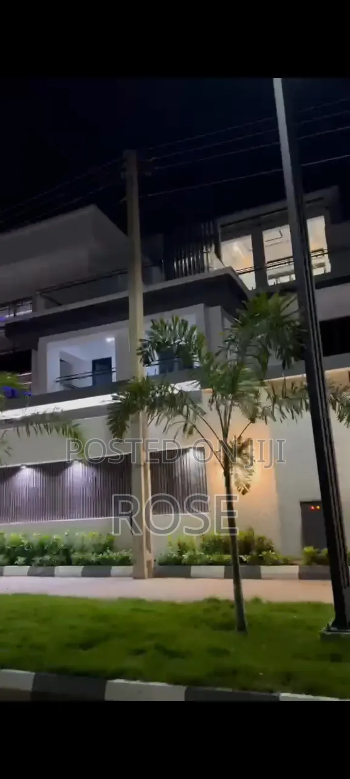 Mansion for Sale (Fully Detached Villa 9 Bedroom) in Uyo