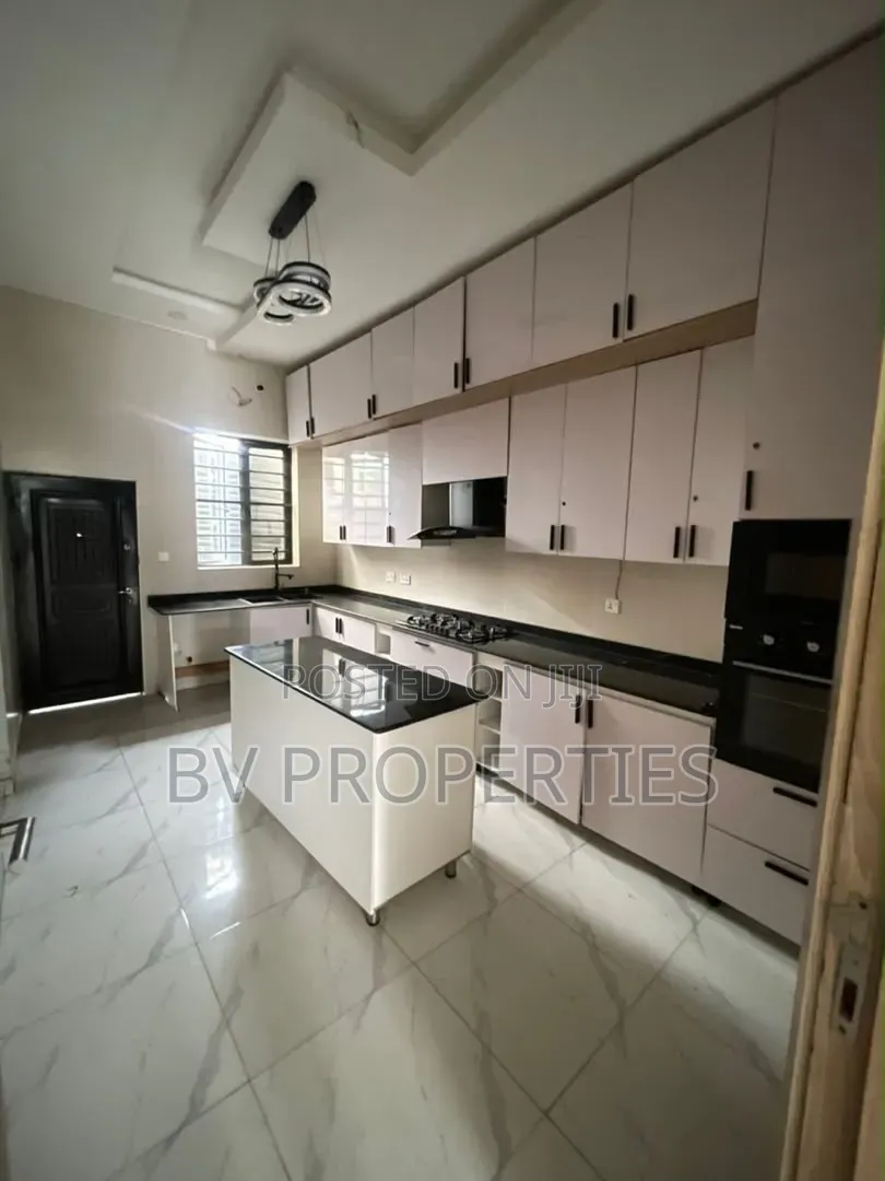 1bdrm Shared Apartment in Lekki Phase 2 for rent in Lekki Phase 2