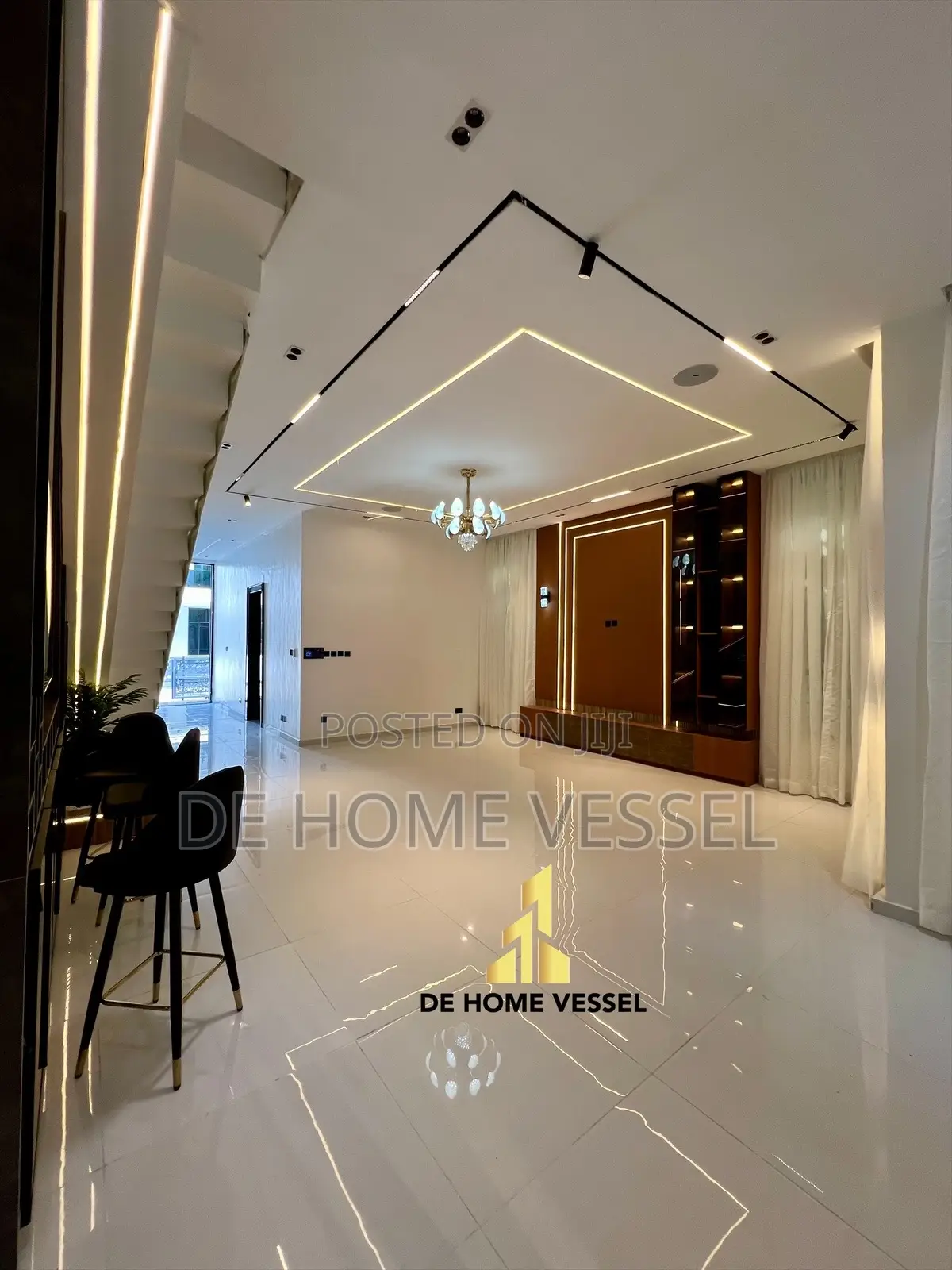 5bdrm Duplex in Chevron for sale in Chevron