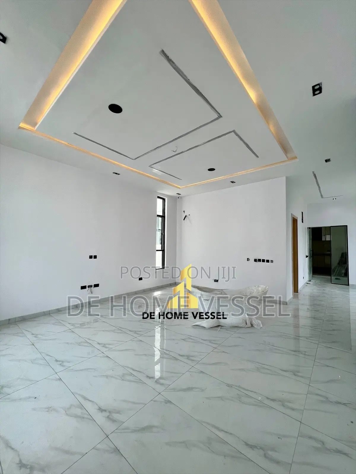 5bdrm Duplex in Chevron for sale in Chevron