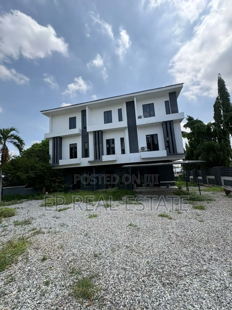 4bdrm Duplex in Wuse for sale in Wuse