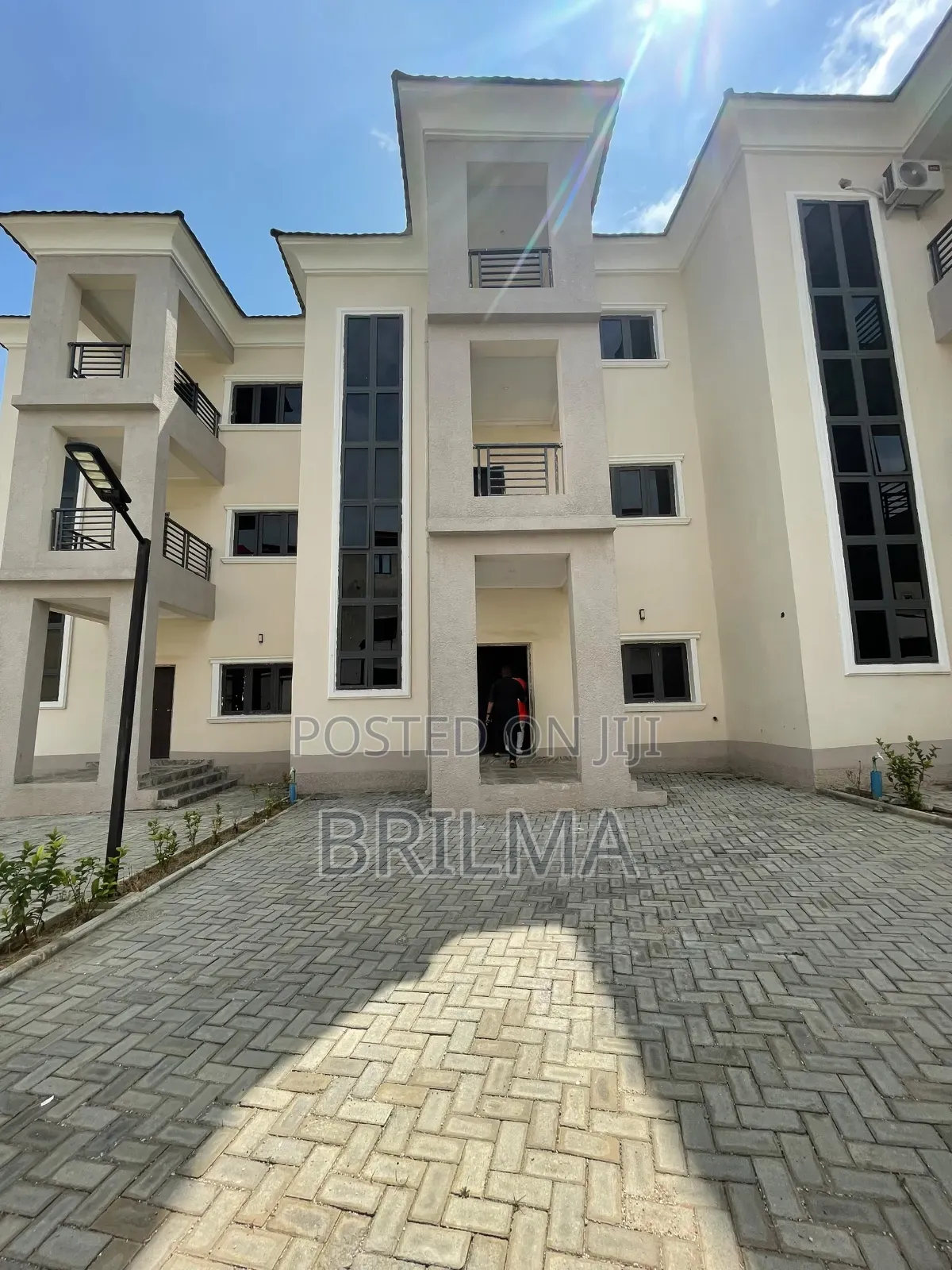 4bdrm Duplex in Life Camp for sale in Life Camp